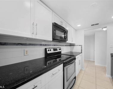 4807 Sunset Court - Photo Thumbnail 7