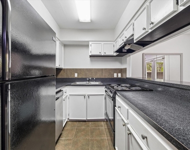 3938 W Alabama Street - Photo Thumbnail 4