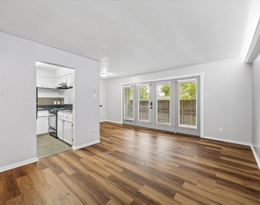 3938 W Alabama Street - Photo Thumbnail 2