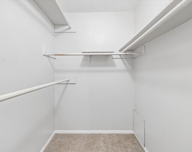 3938 W Alabama Street - Photo Thumbnail 9