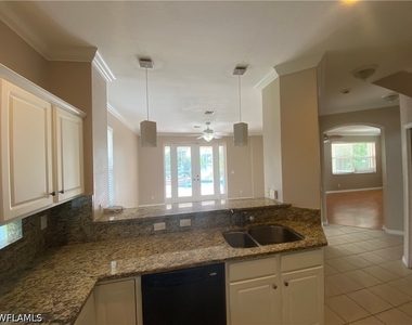 6658 Plantation Preserve Circle N - Photo Thumbnail 8