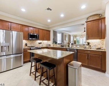 15085 Danios Drive - Photo Thumbnail 6