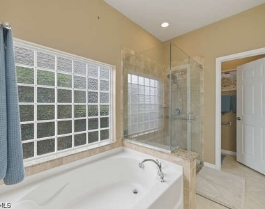 15085 Danios Drive - Photo Thumbnail 20