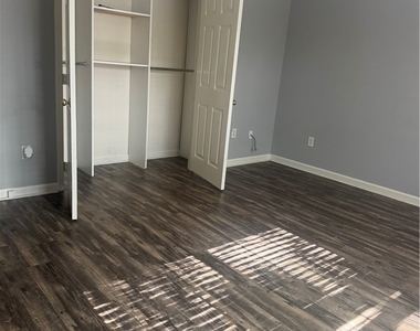 533 Leawood Circle - Photo Thumbnail 4
