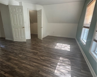 533 Leawood Circle - Photo Thumbnail 7