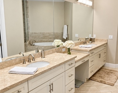 16425 Carrara Way - Photo Thumbnail 7