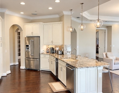 16425 Carrara Way - Photo Thumbnail 4