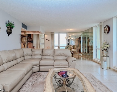 4001 Gulf Shore Boulevard N - Photo Thumbnail 8