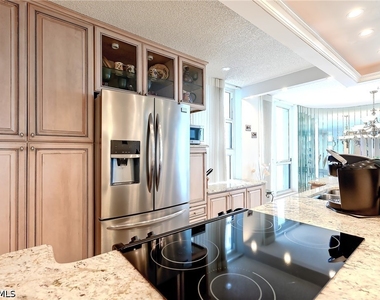 4001 Gulf Shore Boulevard N - Photo Thumbnail 10
