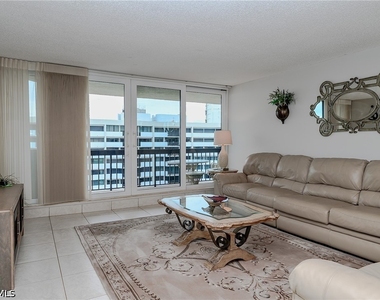 4001 Gulf Shore Boulevard N - Photo Thumbnail 6