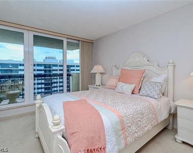 4001 Gulf Shore Boulevard N - Photo Thumbnail 18