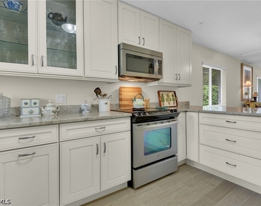 215 3rd Avenue S - Photo Thumbnail 7