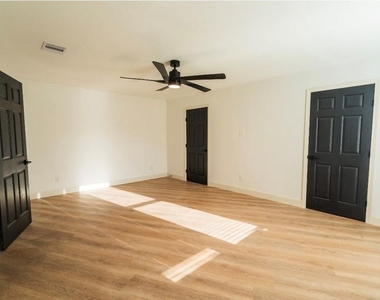 1402 Bayou Shore Drive - Photo Thumbnail 47