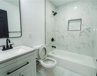 1402 Bayou Shore Drive - Photo Thumbnail 30