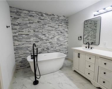 1402 Bayou Shore Drive - Photo Thumbnail 40
