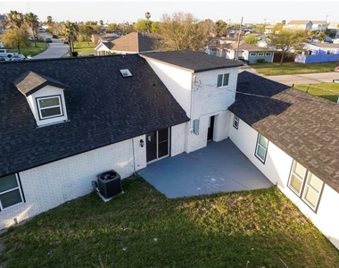 1402 Bayou Shore Drive - Photo Thumbnail 2