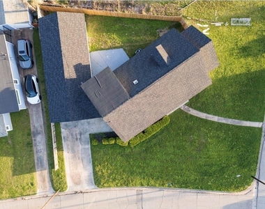 1402 Bayou Shore Drive - Photo Thumbnail 6