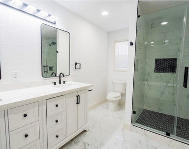 1402 Bayou Shore Drive - Photo Thumbnail 37