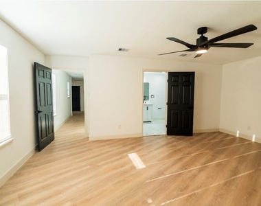 1402 Bayou Shore Drive - Photo Thumbnail 45