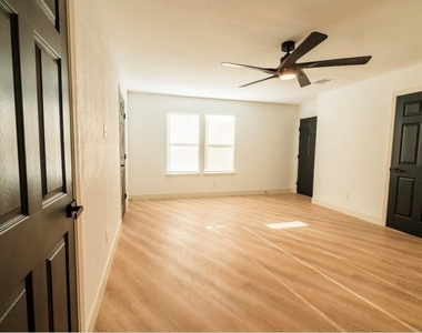 1402 Bayou Shore Drive - Photo Thumbnail 34