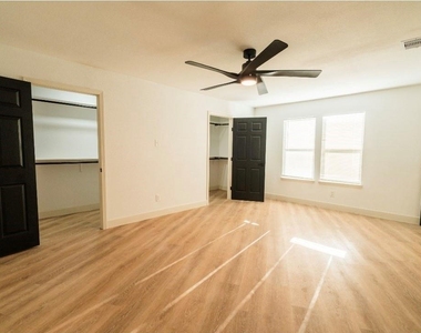 1402 Bayou Shore Drive - Photo Thumbnail 35