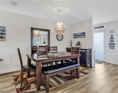 724 100th Avenue N - Photo Thumbnail 5