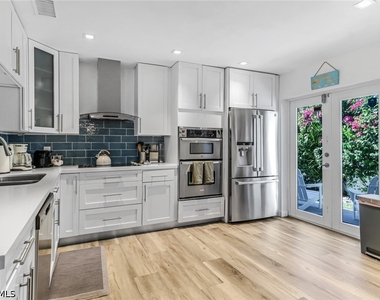 724 100th Avenue N - Photo Thumbnail 6