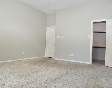 5723 Parryville Drive - Photo Thumbnail 9