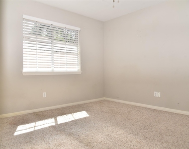 5723 Parryville Drive - Photo Thumbnail 15