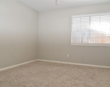 5723 Parryville Drive - Photo Thumbnail 14