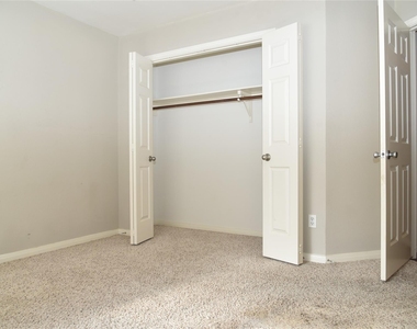 5723 Parryville Drive - Photo Thumbnail 16