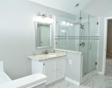 5723 Parryville Drive - Photo Thumbnail 11