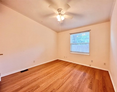 10214 Elderberry Park Lane - Photo Thumbnail 25