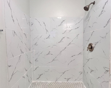 10214 Elderberry Park Lane - Photo Thumbnail 16