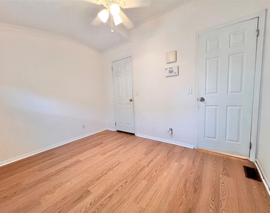 10214 Elderberry Park Lane - Photo Thumbnail 22