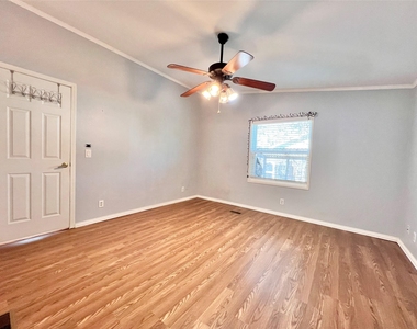 10214 Elderberry Park Lane - Photo Thumbnail 13