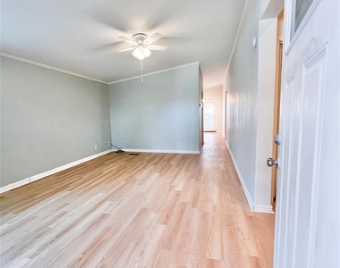 10214 Elderberry Park Lane - Photo Thumbnail 4