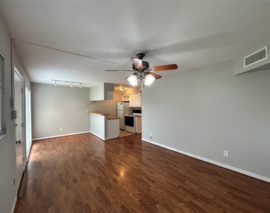 807 Heights Boulevard - Photo Thumbnail 1