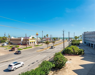 6102 Seawall Boulevard - Photo Thumbnail 22