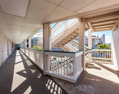 6102 Seawall Boulevard - Photo Thumbnail 2