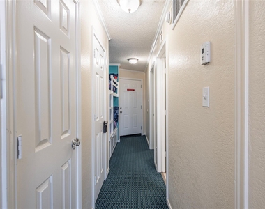 6102 Seawall Boulevard - Photo Thumbnail 16