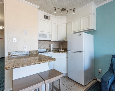 6102 Seawall Boulevard - Photo Thumbnail 10