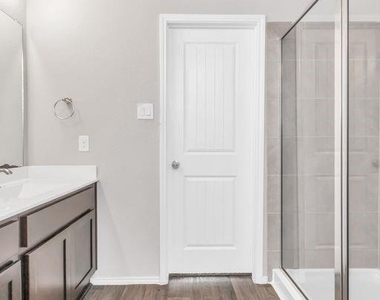 1827 Gibbons Creek Drive - Photo Thumbnail 20
