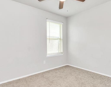 1827 Gibbons Creek Drive - Photo Thumbnail 5