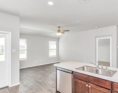 1827 Gibbons Creek Drive - Photo Thumbnail 15