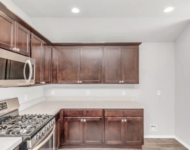 1827 Gibbons Creek Drive - Photo Thumbnail 14