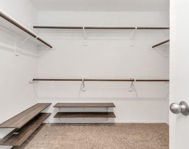 1827 Gibbons Creek Drive - Photo Thumbnail 22