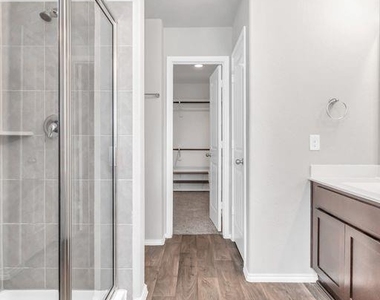 1827 Gibbons Creek Drive - Photo Thumbnail 17