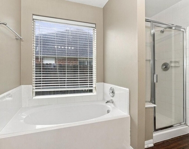 3122 Rainpark Lane - Photo Thumbnail 9