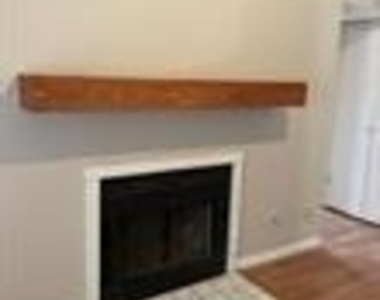 2121 El Paseo Street - Photo Thumbnail 16